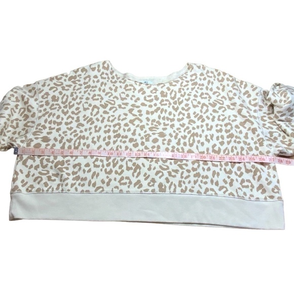 Aerie Cotton Blend Cheetah Print Cropped Sweatshirt Boat Neck Oversize US S - Picture 6 of 10